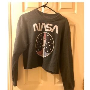Cropped NASA sweatshirt